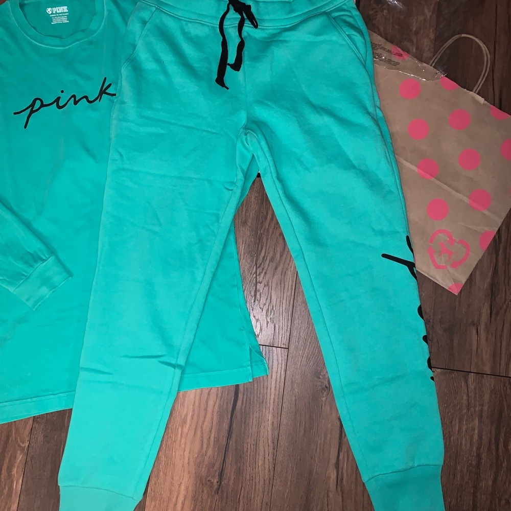 ❌SOLD❌ NEW VS PINK maldive green joggers & campus - Picture 7 of 13
